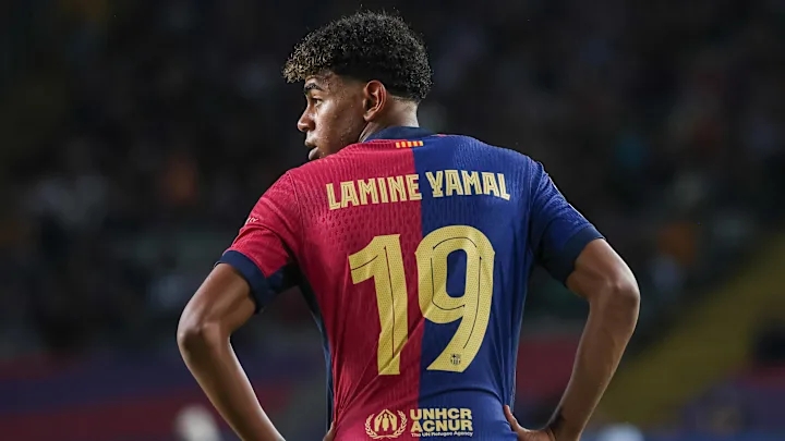 LAMINE YAMAL #19 Barcelona Home Soccer Jersey 2024/25